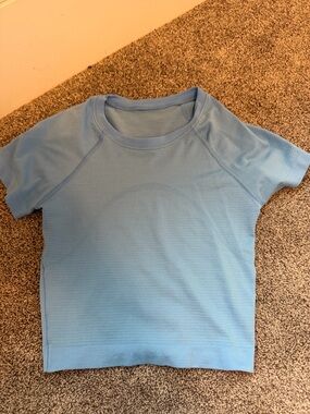 Lululemon Cropped Swiftly Short Sleeve Shirt